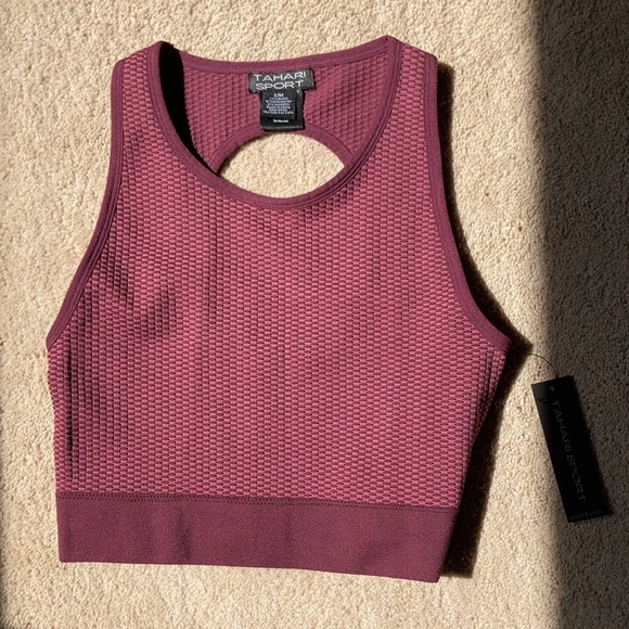 Tahari Other - Tahari sport bubble knit keyhole sports bra top S / M or L / XL